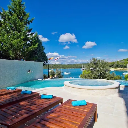 Semesterbostad Avemar Pula