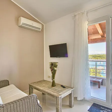 Semesterbostad Avemar *