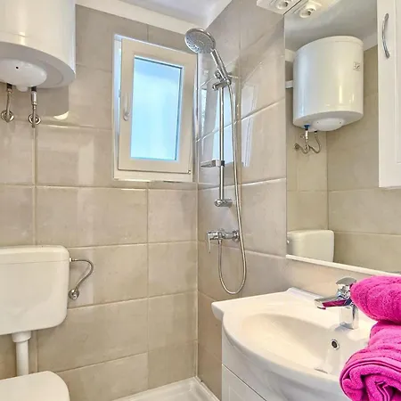 Avemar Semesterbostad Pula