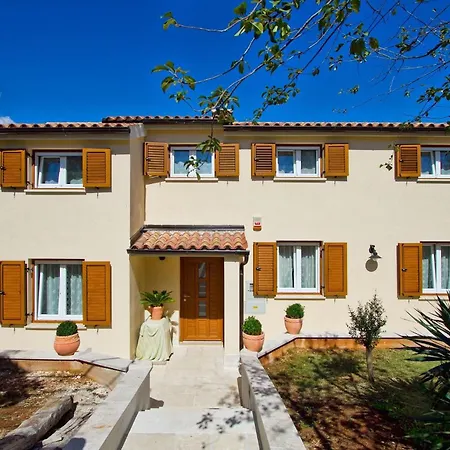 Дом отдыха Avemar Пула