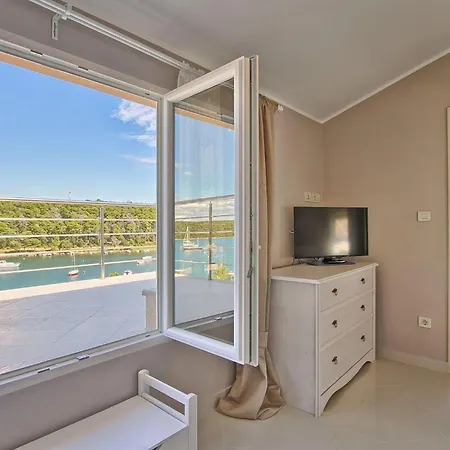 Holiday home Avemar