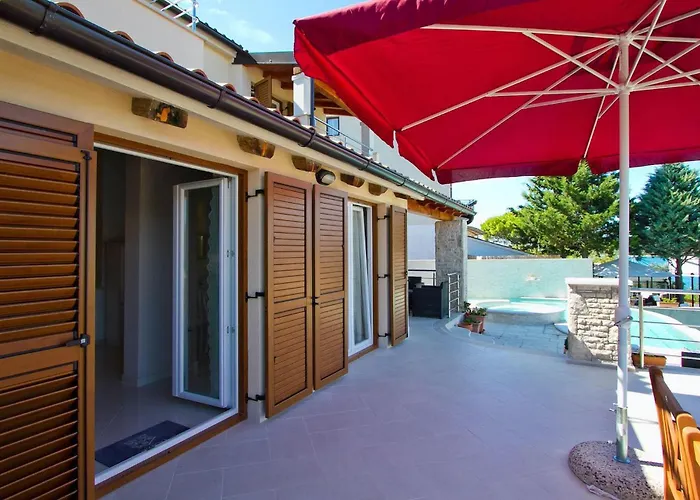 Avemar Feriehus Pula