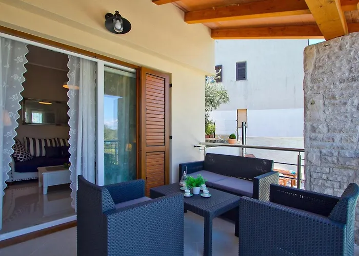 Avemar Feriehus Pula